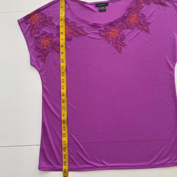 NATORI Short Sleeve 2 Piece Semi Sheer Floral Lace Detail Set Magenta Size M - Picture 12 of 15
